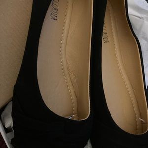New black flats never worn only tried on